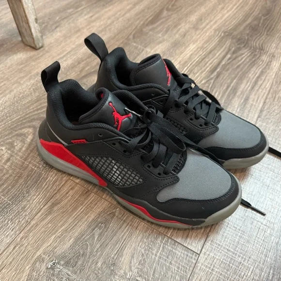 Jordan | Shoes | Jordan Black And Red Athletic Shoes With  display picture 1
